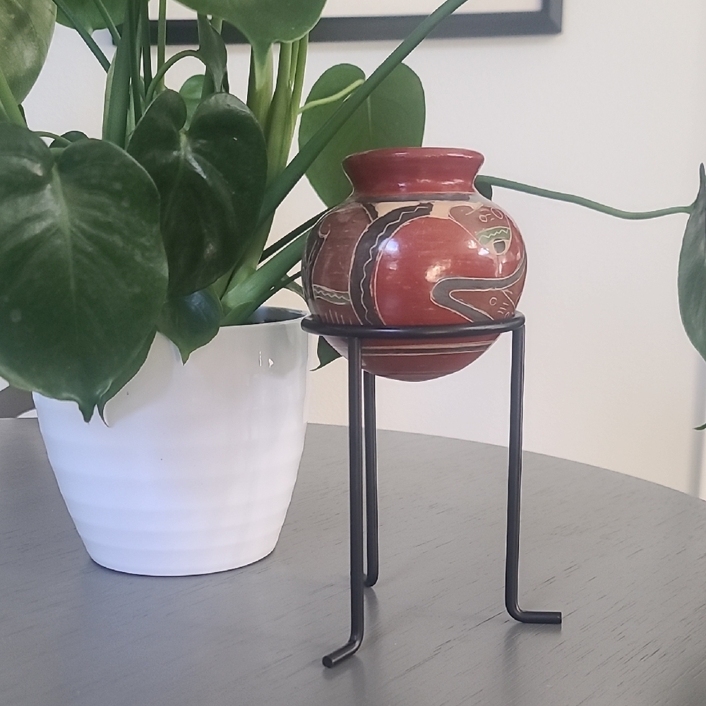 Nicaraguan Exotic Clay Art Pottery Vase Hand Carved With Stand